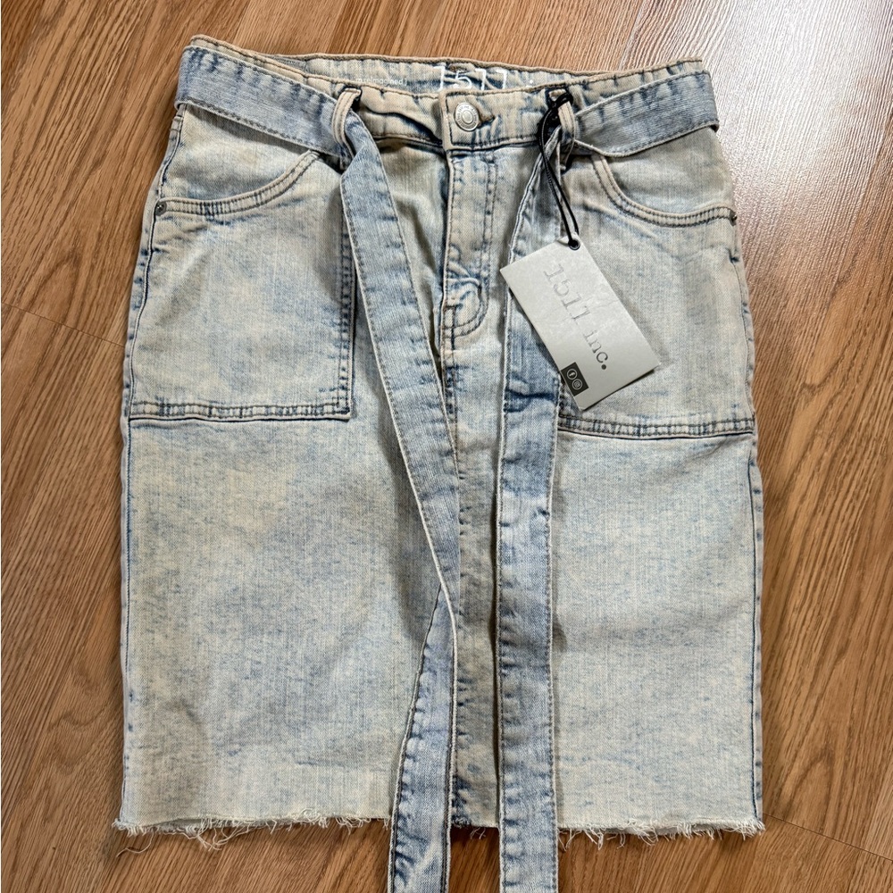 Denim skort size 6